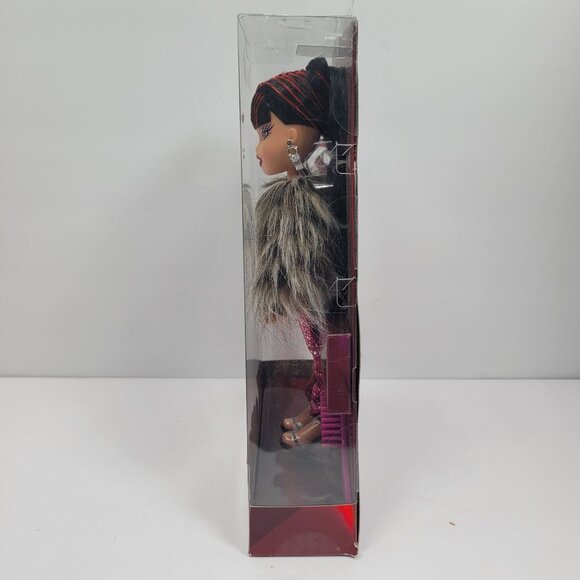 Bratz Original Fashion Doll Tiana Series 3 with 2 Outfits NEW - Picture 6 of 7